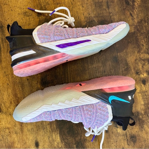 Nike Lebron 18 Graffiti shoes - Picture 9 of 14